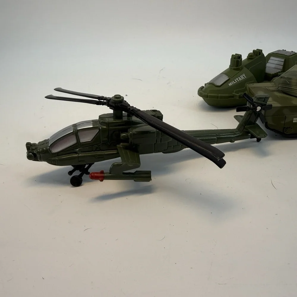 Maisto AH-64 Apache‎ Helicopter Diecast Model 7in United States Army Green Tank